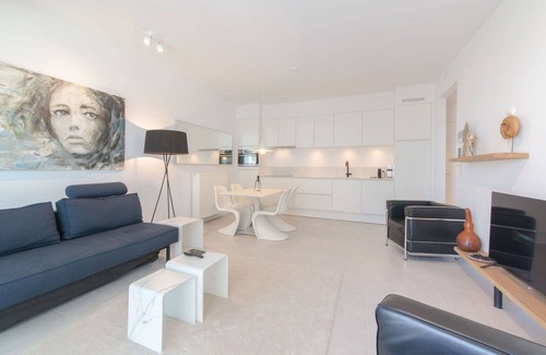 Ostend Apartment | Lovely apartment for 4 guests with WIFI, TV and balcony