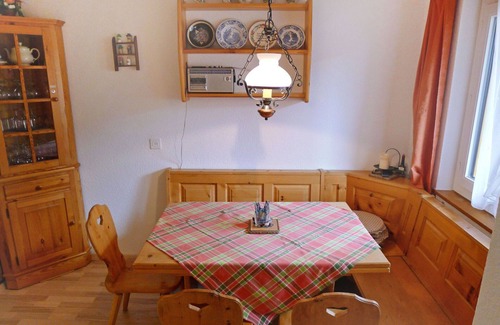 Buerchen Apartment | Lovely apartment for 4 people with WIFI, TV, balcony, pets allowed and panoramic view