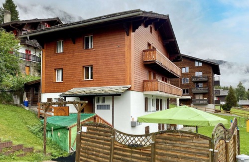 Graechen Apartment | Lovely apartment for 4 guests with WIFI, TV, patio and panoramic view