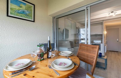 Damgan Apartment | Lovely apartment for 4 people with WIFI, pool and TV