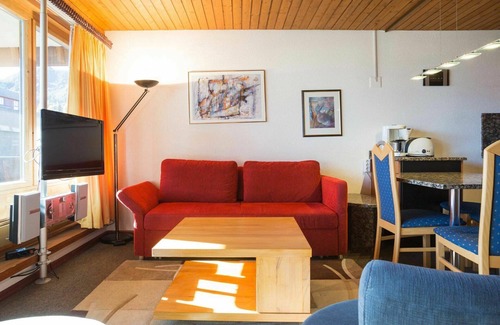 Sion Apartment | Lovely apartment for 4 guests with pool, WIFI, TV, balcony and pets allowed