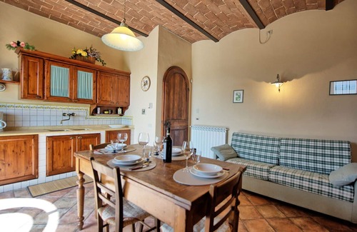 Tavarnelle Val di Pesa Apartment | Lovely apartment for 4 guests with A/C, WIFI, pool and panoramic view, close to Greve In Chianti