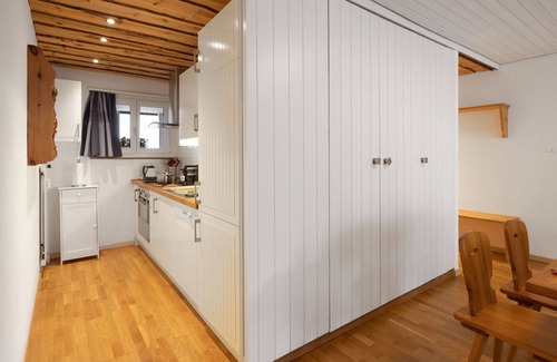 Davos-Dorf Apartment | Lovely apartment for 4 people with WIFI, pool, TV and balcony