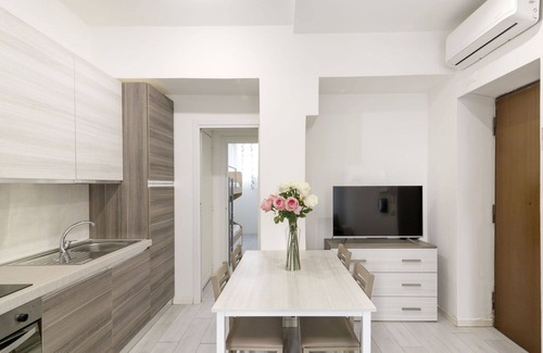 Garbatella Apartment | Lovely apartment for 4 people with A/C, WIFI and TV