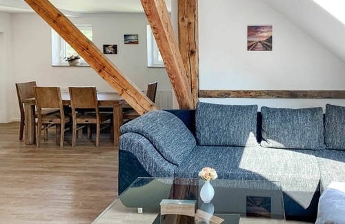 Holtriem Apartment | Lovely apartment for 5 guests with WIFI, TV, pets allowed and parking