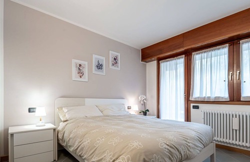 Alba Apartment | Lovely apartment for 5 guests with WIFI, hot tub, TV, balcony and parking