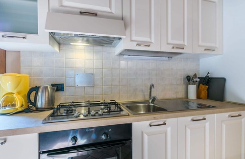 Pescia Apartment | Lovely apartment for 5 guests with WIFI, pool, TV and patio