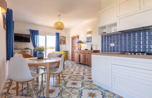 Eden Beach Apartment | Lovely apartment for 5 people with A/C, TV and patio