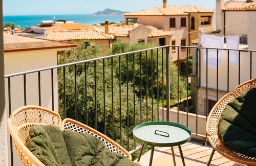 Santa Maria Navarrese Apartment | Lovely apartment for 6 people with WIFI, A/C, TV, patio and pets allowed