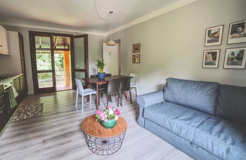 Oleggio Castello Apartment | Lovely apartment for 6 people with WIFI, TV, terrace and pets allowed