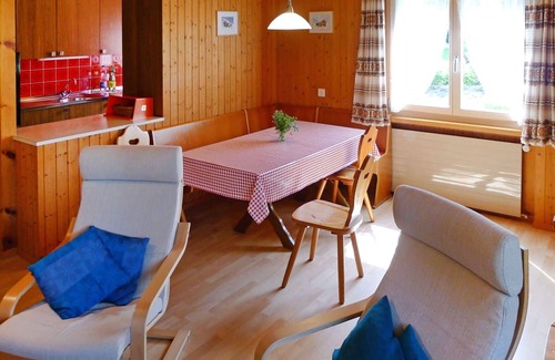 Elm Apartment | Lovely apartment for 7 guests with WIFI, TV, patio and panoramic view