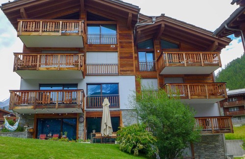 Zermatt Apartment | Lovely apartment for 8 people with WIFI, TV and terrace