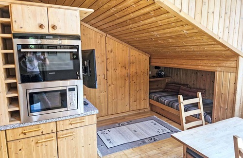 Prutz Apartment | Lovely apartment for 8 guests with WIFI, TV, balcony and parking