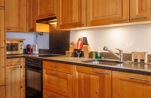 Champery Apartment | Lovely apartment for 4 guests with WIFI, TV, balcony and panoramic view