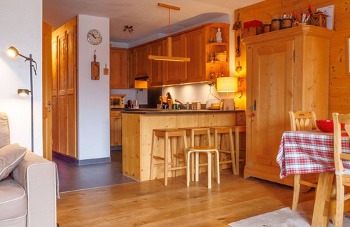 Champery Apartment | Lovely apartment for 4 guests with WIFI, TV, balcony and panoramic view