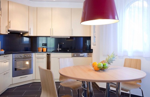 Leukerbad Apartment | Lovely apartment for 4 guests with WIFI, hot tub, TV and balcony