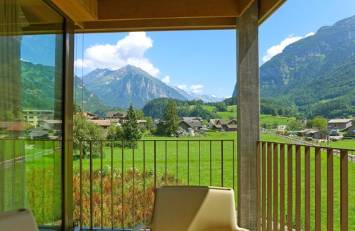 Martisberg Apartment | Lovely apartment for 6 guests with WIFI, TV, terrace, pets allowed and parking