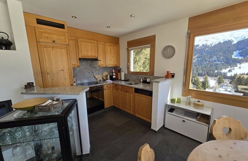 Valbella Apartment | Lovely apartment for 4 guests with WIFI, TV and balcony
