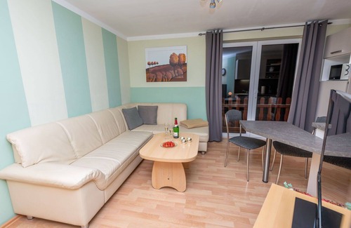 Stangerode Apartment | Lovely apartment for 2 guests with WIFI, TV, patio and parking