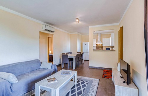 Pietroso Apartment | Lovely apartment for 10 guests with pool, A/C, WIFI, TV, patio, pets allowed and panoramic view