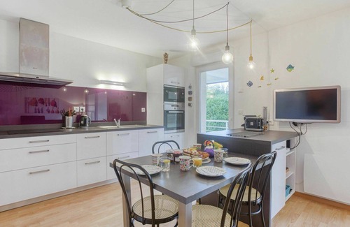 Quiberon Apartment | Lovely apartment for 4 people with WIFI, TV and balcony