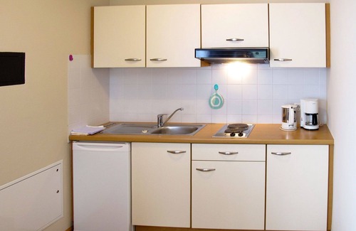 Merano Apartment | Lovely apartment for 3 guests with WIFI, A/C, pool, TV, balcony, pets allowed and parking