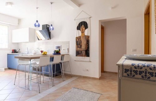 Isolotto Apartment | Lovely apartment for 7 people with A/C, WIFI, TV, balcony and panoramic view