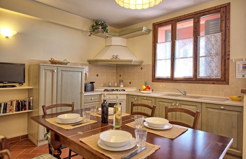 Certaldo Apartment | Lovely apartment for 6 guests with A/C, pool, WIFI, TV and panoramic view, close to San Gimignano