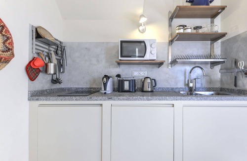 Marciana Apartment | Lovely apartment for 2 guests with A/C, WIFI, balcony, pets allowed and parking