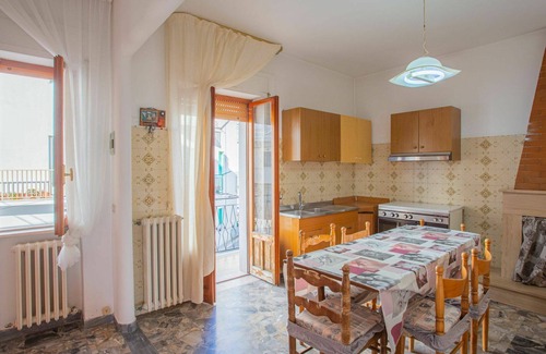 Peschici Apartment | Lovely apartment for 7 people with WIFI, TV, terrace and pets allowed