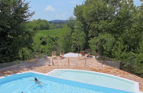 Crociale Apartment | Lovely apartment for 6 guests with WIFI, pool, A/C, TV, balcony, pets allowed and parking