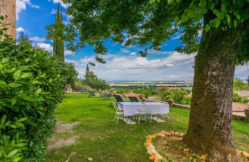 Stigliano Apartment | Lovely apartment for 4 people with WIFI, TV, patio, pets allowed, panoramic view and parking