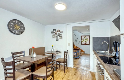 Oberweissenbrunn Apartment | Lovely apartment in Bischofsheim with WiFi