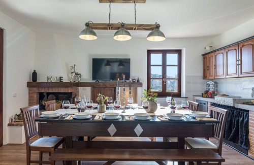 Po' Bandino Villa | Lovely apartment in villa for 5 people with pool, WIFI, A/C, hot tub, TV, patio and panoramic view