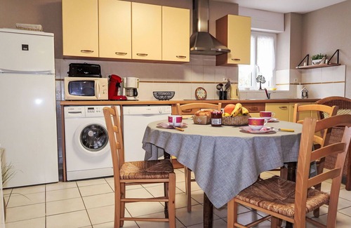 Plouhinec Villa | Lovely apartment in villa for 4 people with WIFI, TV, terrace, pets allowed and parking