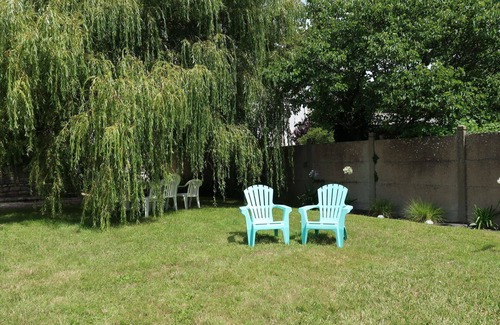 Plouhinec Villa | Lovely apartment in villa for 4 people with WIFI, TV, terrace, pets allowed and parking