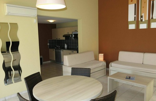 Torreilles House | Lovely apartment in villa for 8 people with pool, A/C, WIFI, TV, patio and pets allowed