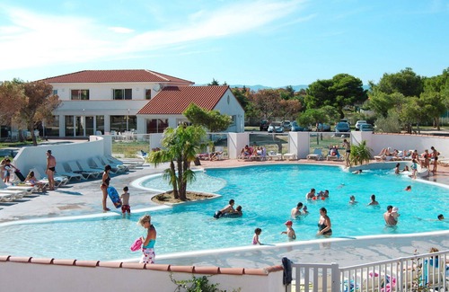 Torreilles House | Lovely apartment in villa for 8 people with pool, A/C, WIFI, TV, patio and pets allowed