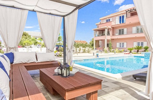 Grebastica Apartment | Lovely apartment in Grebastica