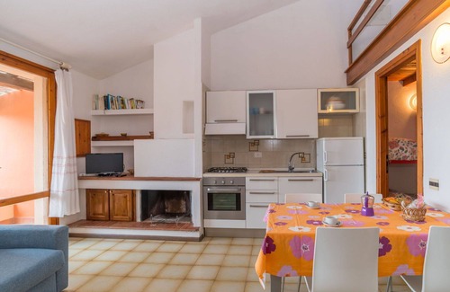 Sant'Elmo House | Lovely apartment in villa for 4 people with A/C, TV, terrace and pets allowed
