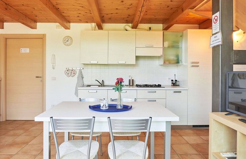 Dongo House | Lovely apartment in villa for 4 guests with WIFI, A/C, TV, patio and pets allowed
