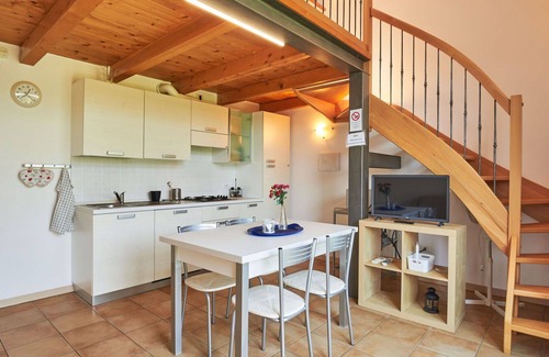 Dongo House | Lovely apartment in villa for 4 guests with WIFI, A/C, TV, patio and pets allowed
