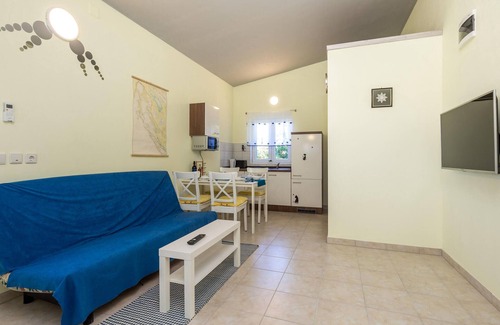 Kosljun Apartment | Lovely apartment in Kosljun with WiFi
