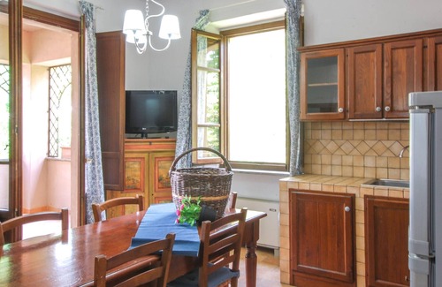 Montone Apartment | Lovely apartment in Montone with WiFi