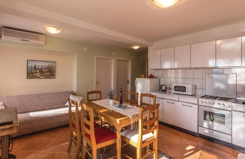 Ploce Apartment | Lovely apartment in Ploce with WiFi