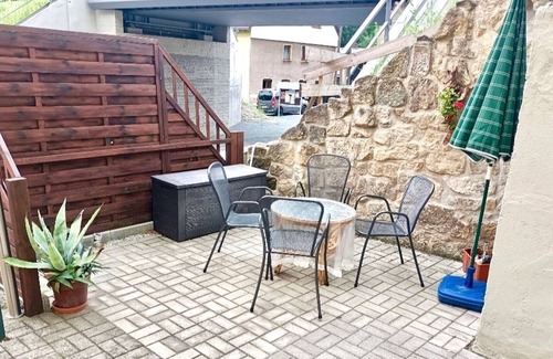 Rathmannsdorf Apartment | Lovely Apartment in Saxony with Terrace and Barbecue