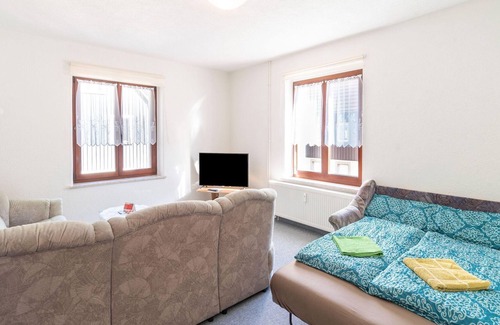 Rathmannsdorf Apartment | Lovely Apartment in Saxony with Terrace and Barbecue