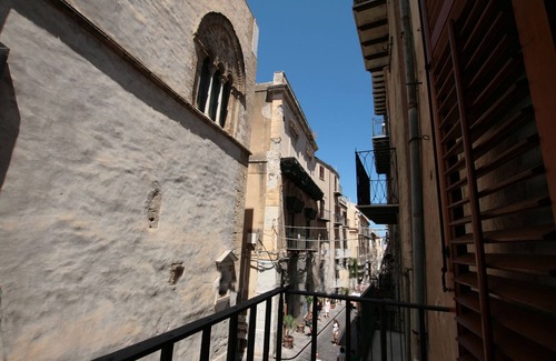 Old Town Apartment | Lovely Apartment In The Historical Center Of Cefalu at 150 mt from the beach