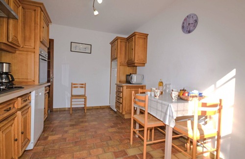 Velleron House | Lovely apartment in villa for 4 people with WIFI, pool, TV and terrace