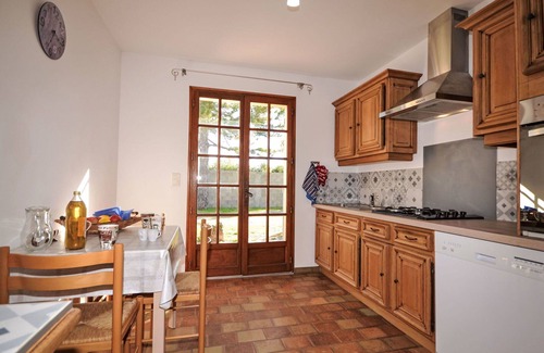 Velleron House | Lovely apartment in villa for 4 people with WIFI, pool, TV and terrace